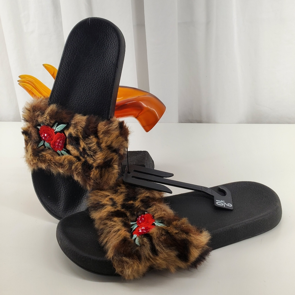 WOMEN'S FAUX LEOPARD FUR EMBELLISHED SLIDES WITH RUBBER BOTTOMS. SZ.9/10M $23.00